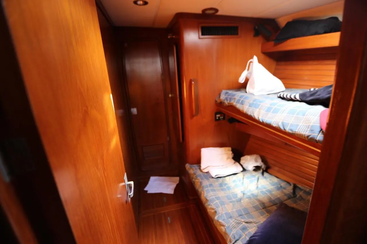 Båthotell Serenity Boatel In San Juan Hotell