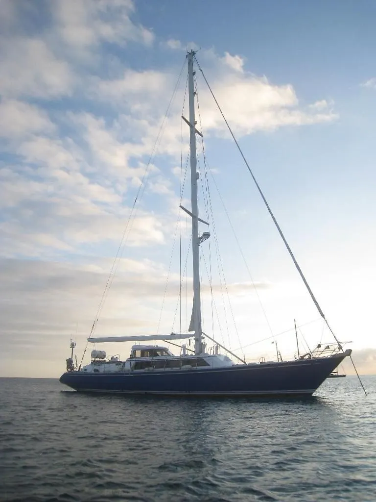 Serenity Boatel In San Juan Hotell