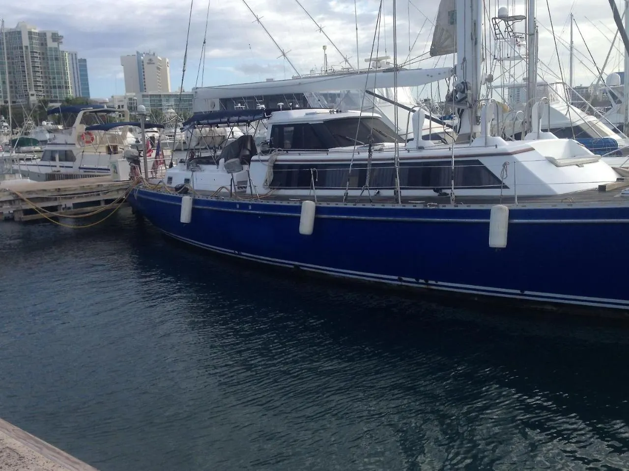 Отель Serenity Boatel In Сан-Хуан Ботель